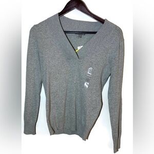 Gap Vneck sweater Gray XS NWT